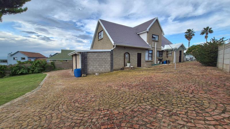 4 Bedroom Property for Sale in Hartenbos Heuwels Western Cape